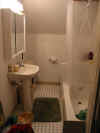 Upstairs_bath_b.jpg (210194 bytes)